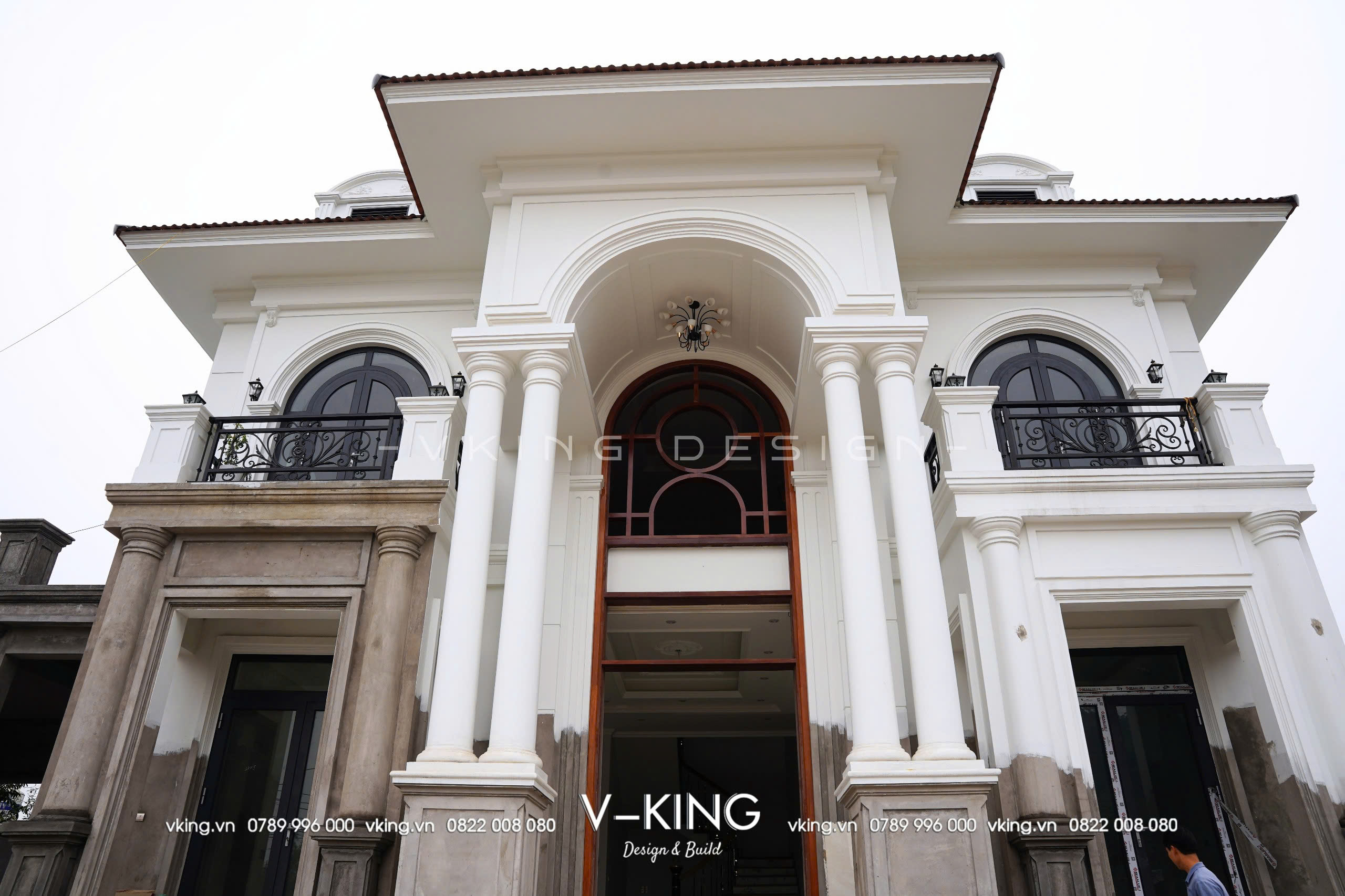 thiet ke biet thu tan co dien 2 tang mai nhat vk24027 4