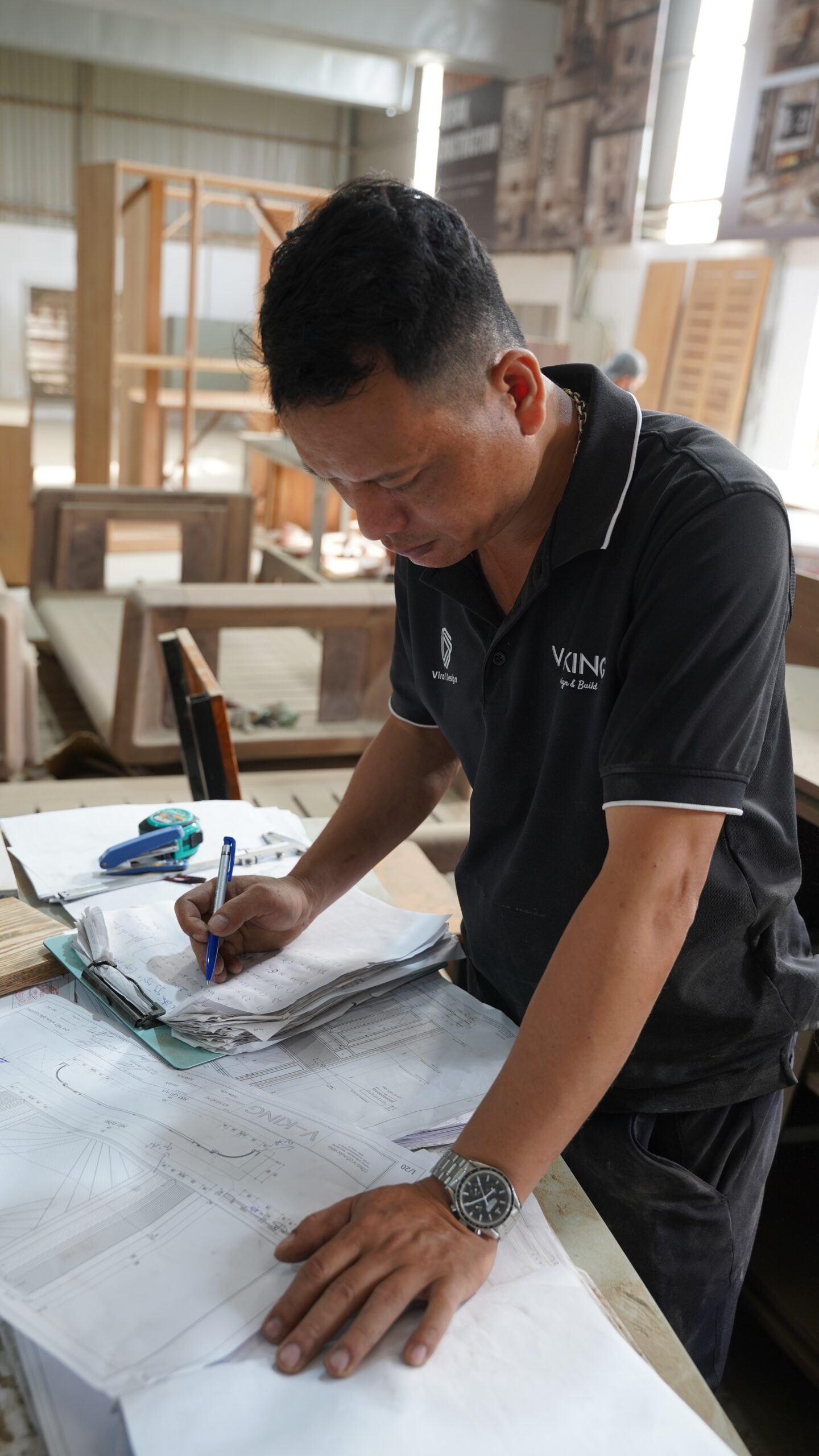 xuong-noi-that-go-cao-cap-vking